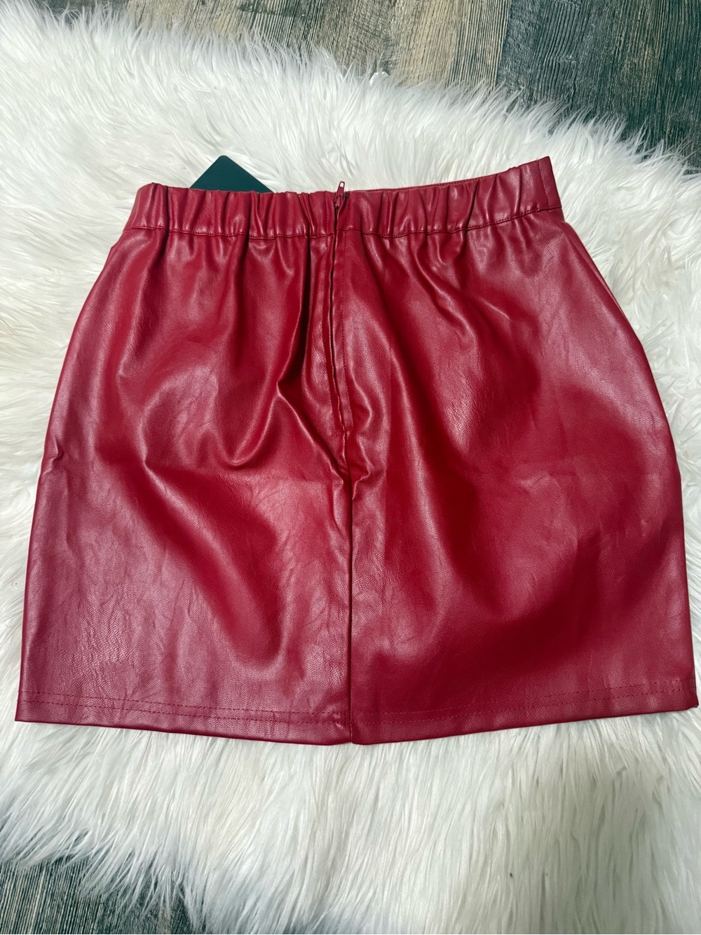 Lulu’s corte vegan faux leather red mini skirt Y2K small new with tag - Picture 5 of 9